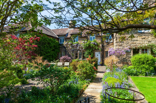 UK cottage garden design - plan your outdoor space