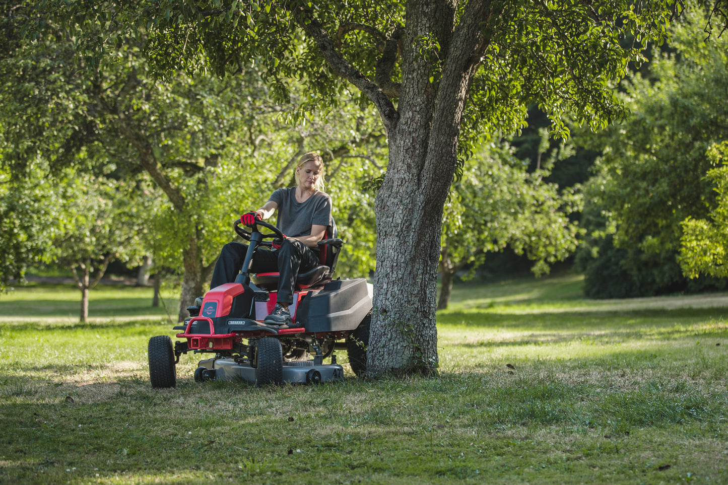 Cramer 82V Lawn Tractor - 82LT107