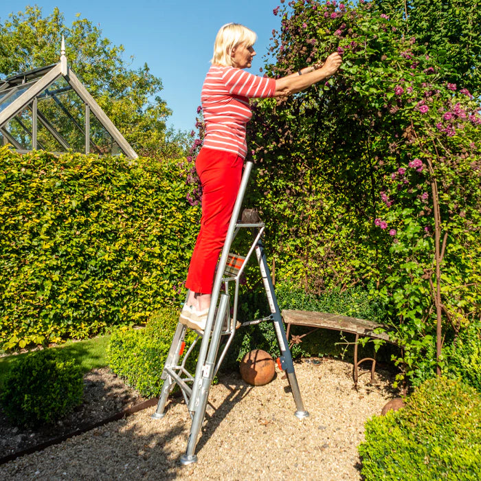 Henchman Fully Adjustable Tripod Ladder