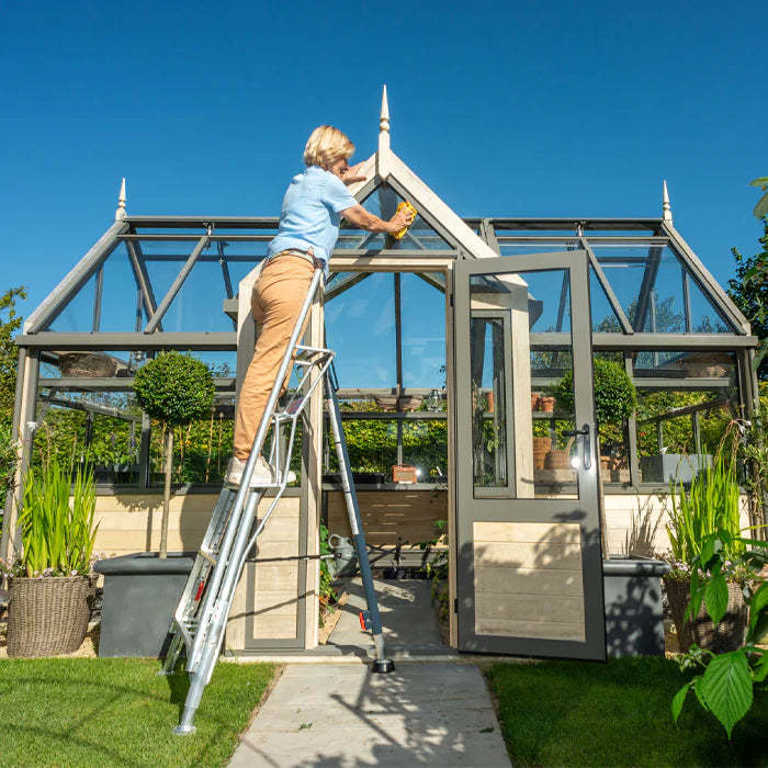 Henchman Fully Adjustable Tripod Ladder