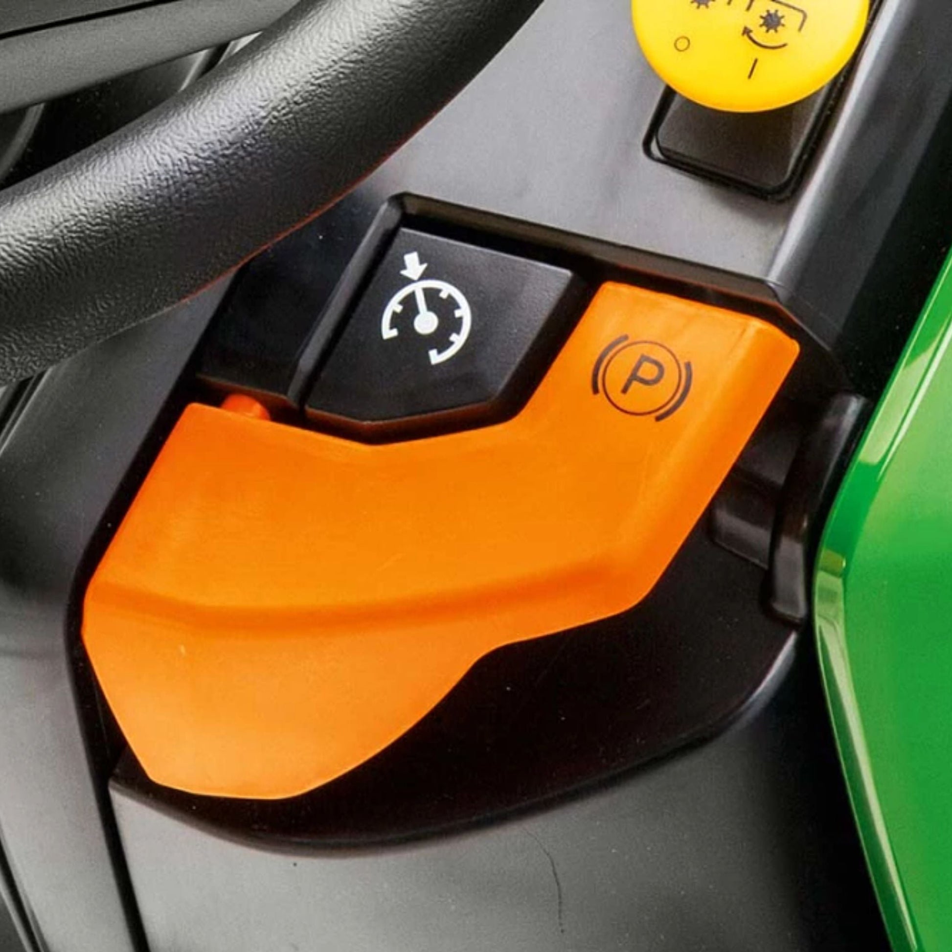 John Deere X590 ride on lawnmower -cruise control