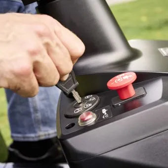 AL-KO Easy 13-86.6 M-A Petrol Lawn Tractor (86cm Cut)