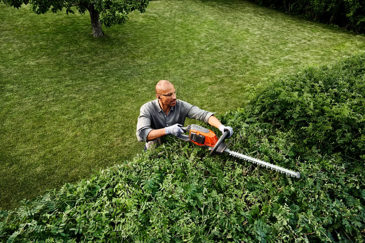 Husqvarna 215iHD45 Hedge Trimmer