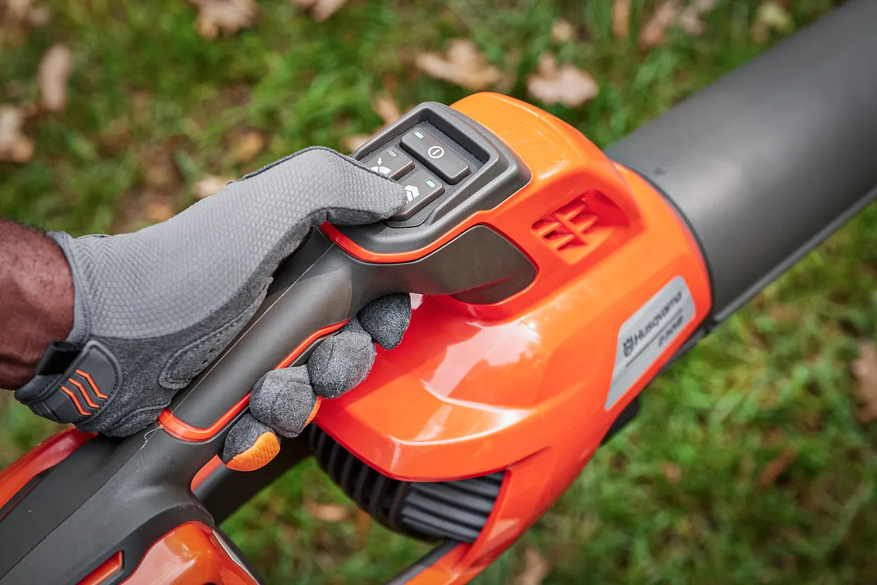 Husqvarna 230iB Blower