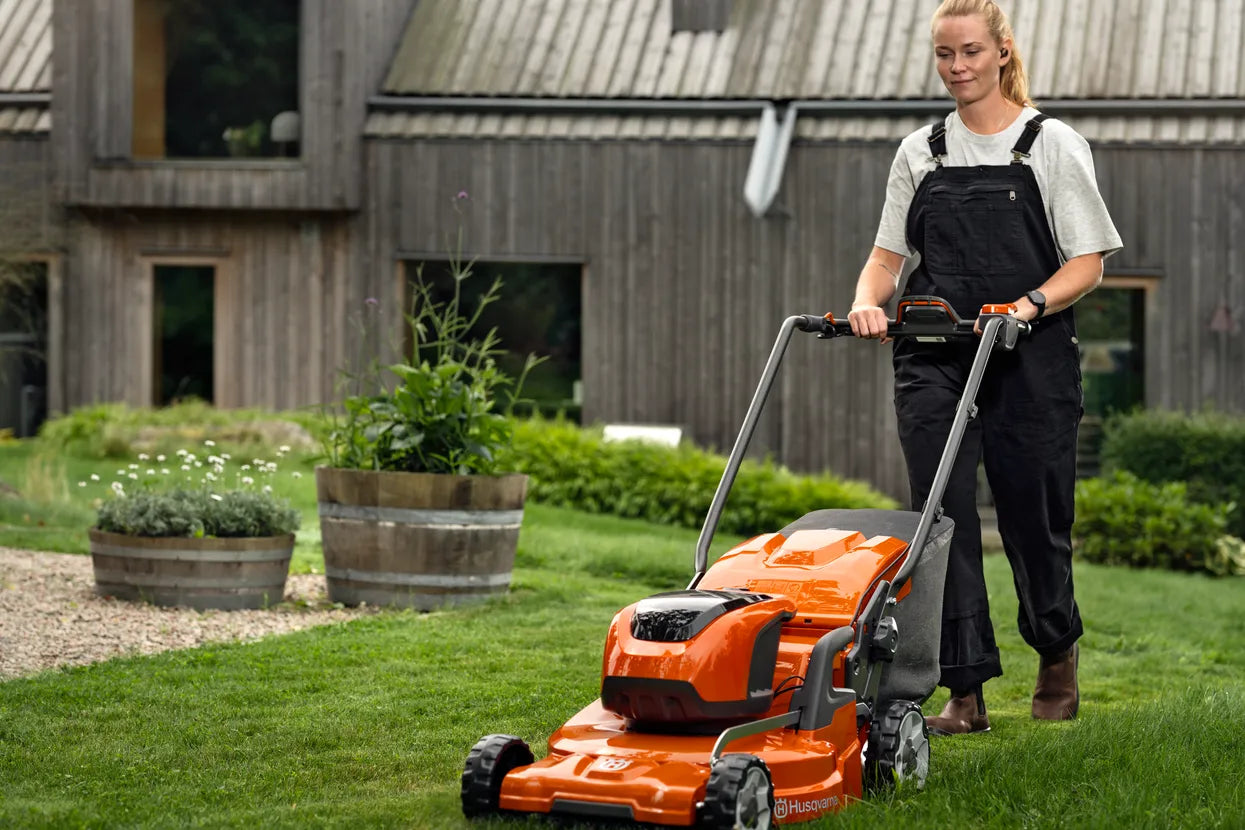 Husqvarna LC 353iVX Lawn Mower