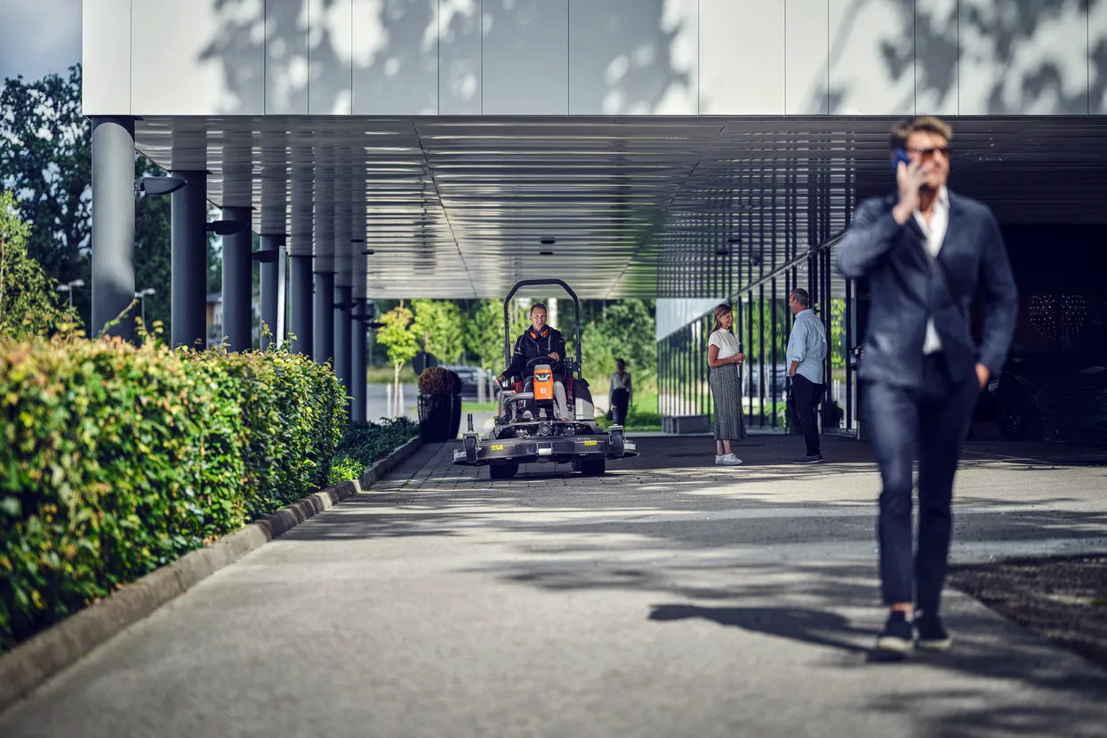 Husqvarna P 535HX Ride-On Mower