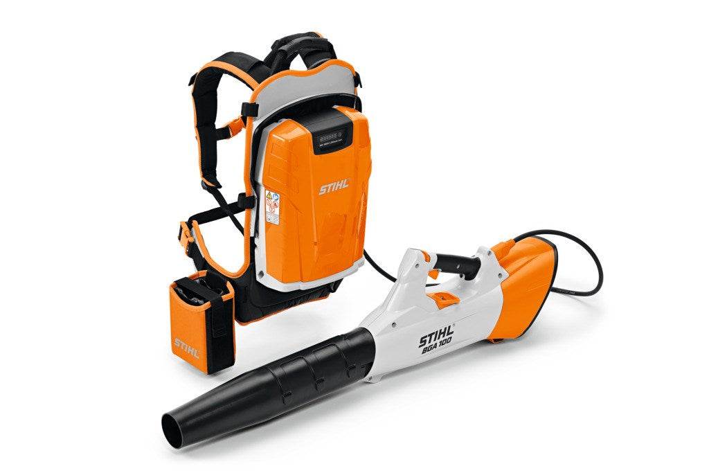 Stihl_BGA100_leaf_blower_battery_powered_with_backpack_battery