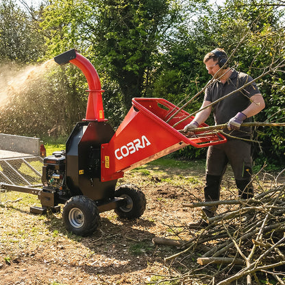 Cobra CHIP1500LE Towable Wood Chipper