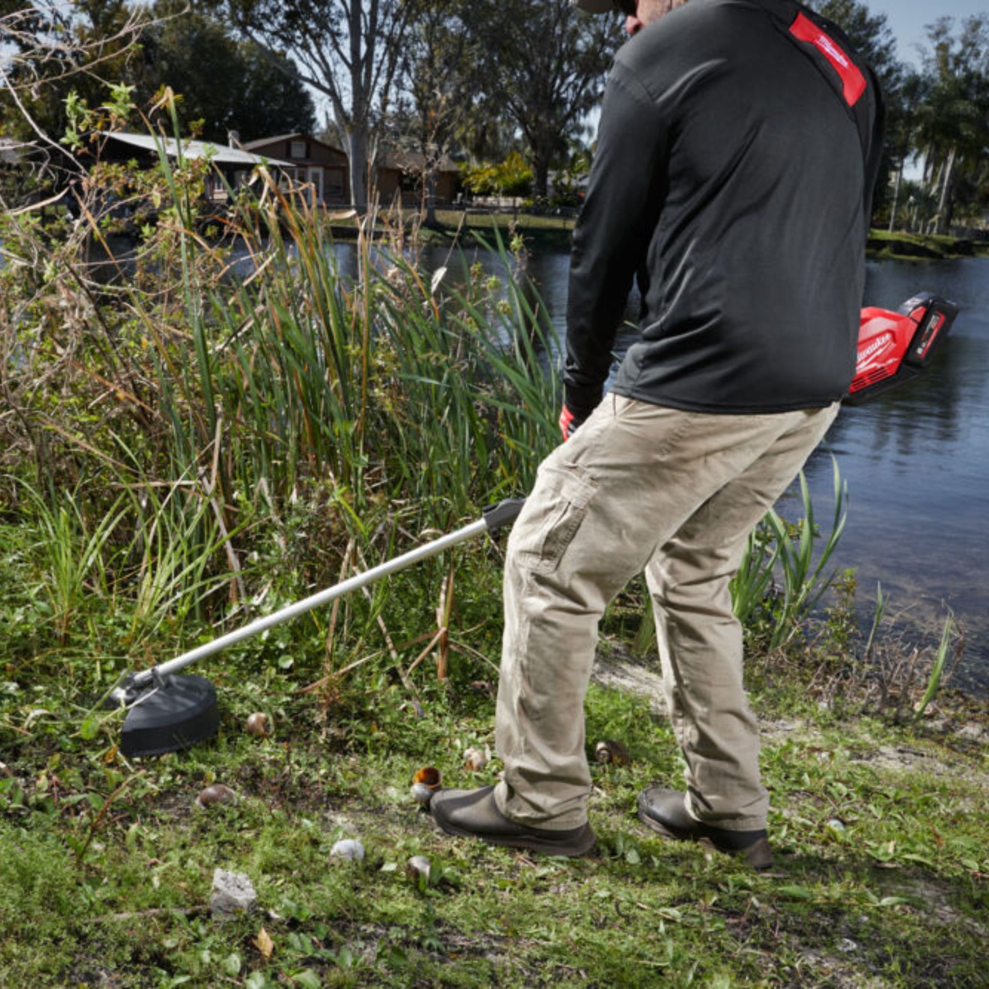 M18_FOPH-BCA_Milwaukee_multitool_attachment_brushcutter_by_pond
