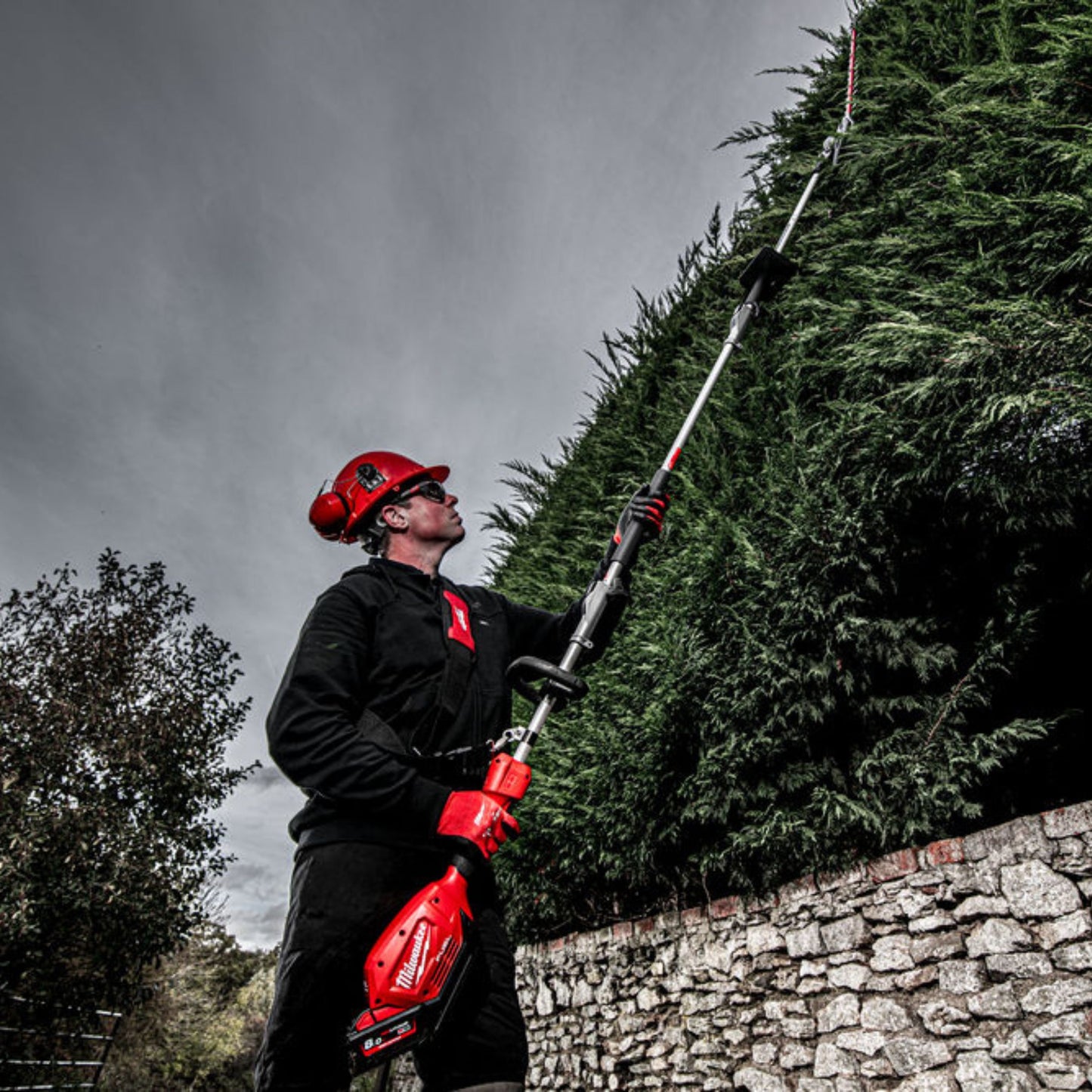 M18_FOPH-HTA_Milwaukee_multitool_attachment_hedgetrimmer_cutting_hedge