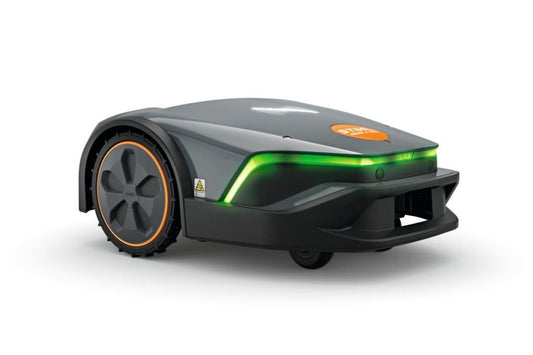 Stihl_robotic_lawnmowers_iMow_6_0_EVO_with_light