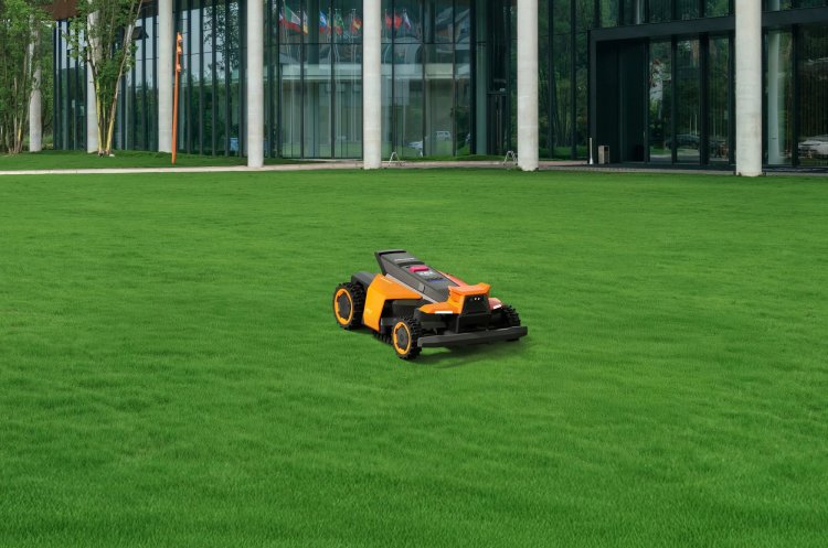 Segway Navimow Terranox (12000m²) AWD Commerical Robotic Mower