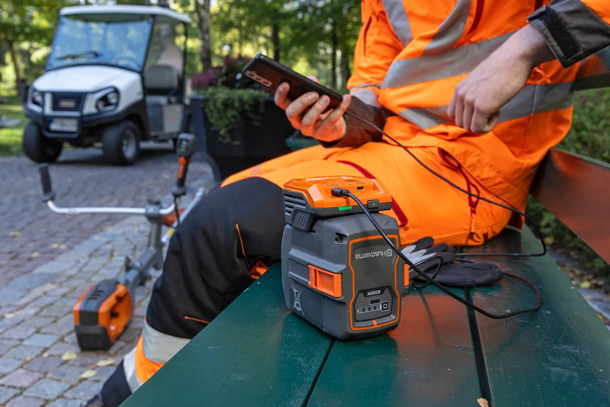 Husqvarna 40-USB150X Battery Charger