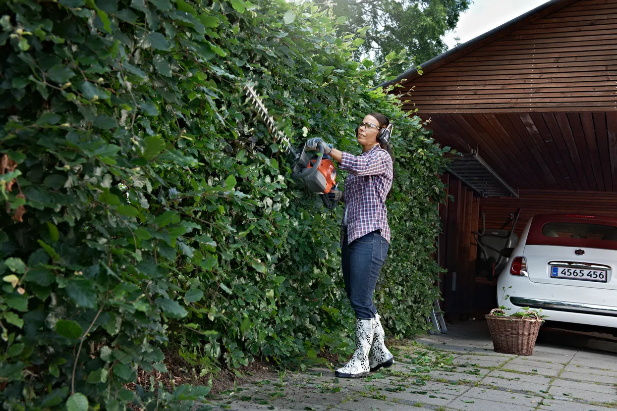 Husqvarna 122HD60 Hedge Trimmer