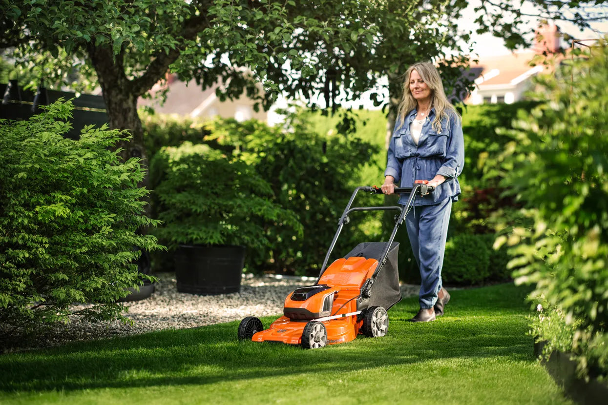 Husqvarna LC 142i Lawn Mower