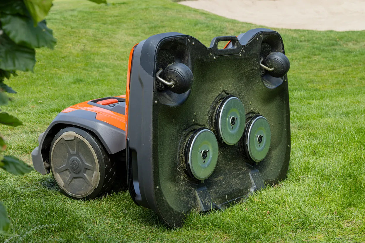 Husqvarna CEORA® RZ 43L Cutting Deck