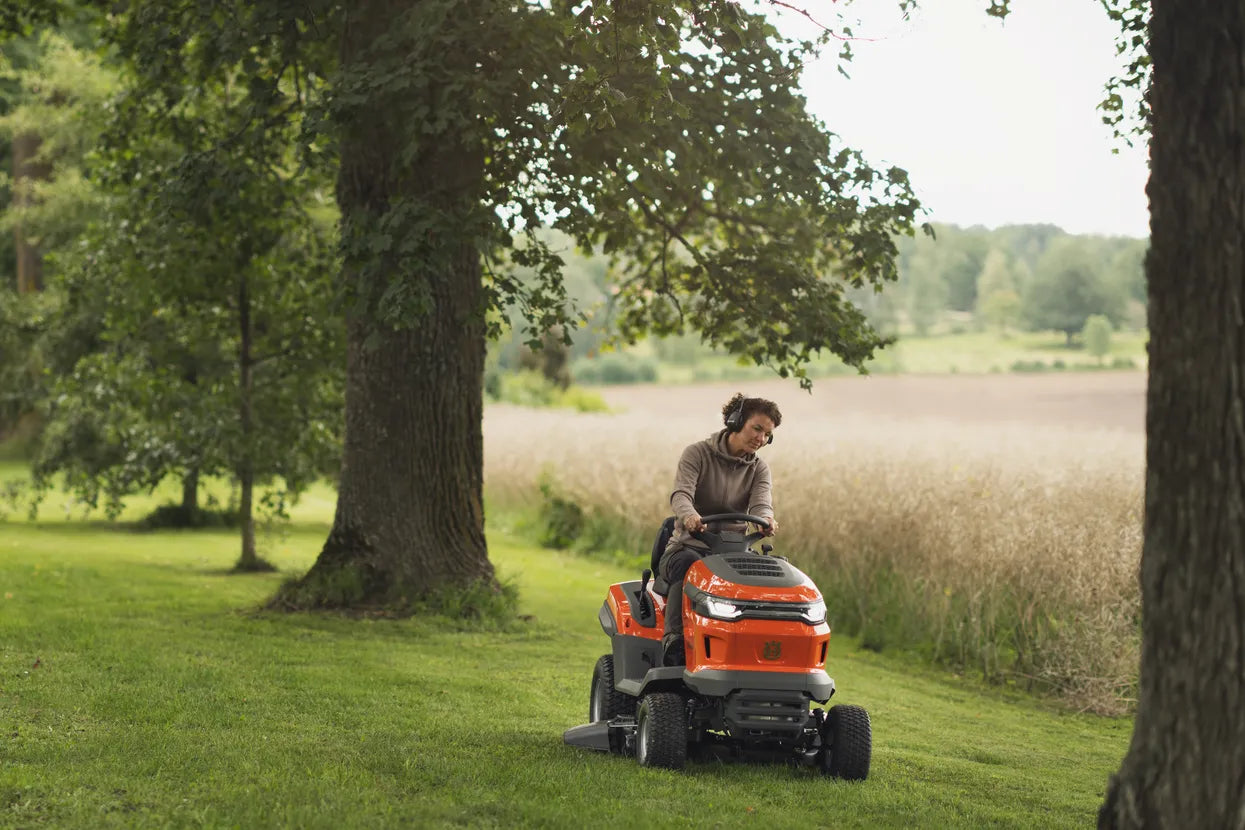 Husqvarna TS 215T Ride-On Mower